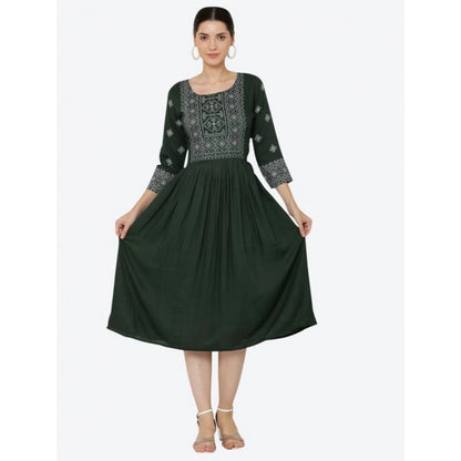 Generic Women's Casual Rayon 3-4th Sleeves Kurti (Green)